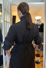 Load image into Gallery viewer, Robe Trench