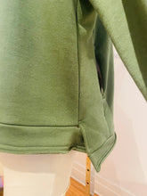 Charger l'image dans la galerie, Hoodie version 8
