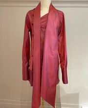 Load image into Gallery viewer, Chemise Bon baiser de Russie
