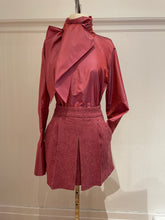 Load image into Gallery viewer, Chemise Bon baiser de Russie
