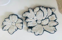 Load image into Gallery viewer, Broche brodée fleur
