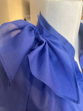 Load image into Gallery viewer, Blouse carrément
