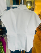 Load image into Gallery viewer, Chemise Zircone, blanche signature- poche Oversize &amp; Boutons Écailles
