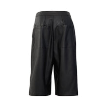 Load image into Gallery viewer, Bermuda Synthetic Leather Look
